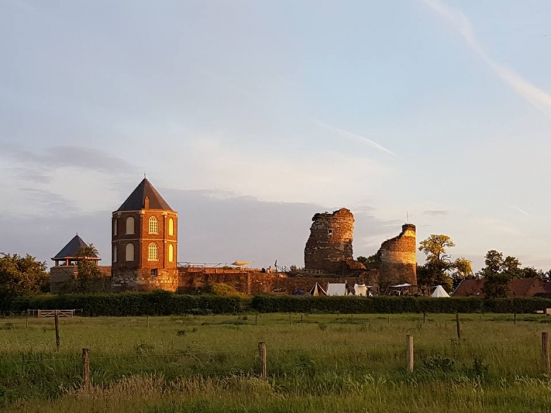 Kasteel_montfort_tentenkamp